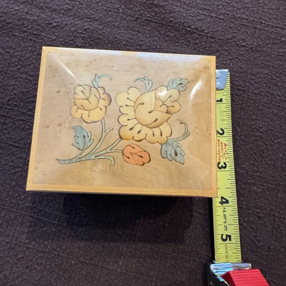 Floral Inlay Wooden Keepsake Box - Reuge Italian Inlaid Wood Music Box - Picture 4 of 7